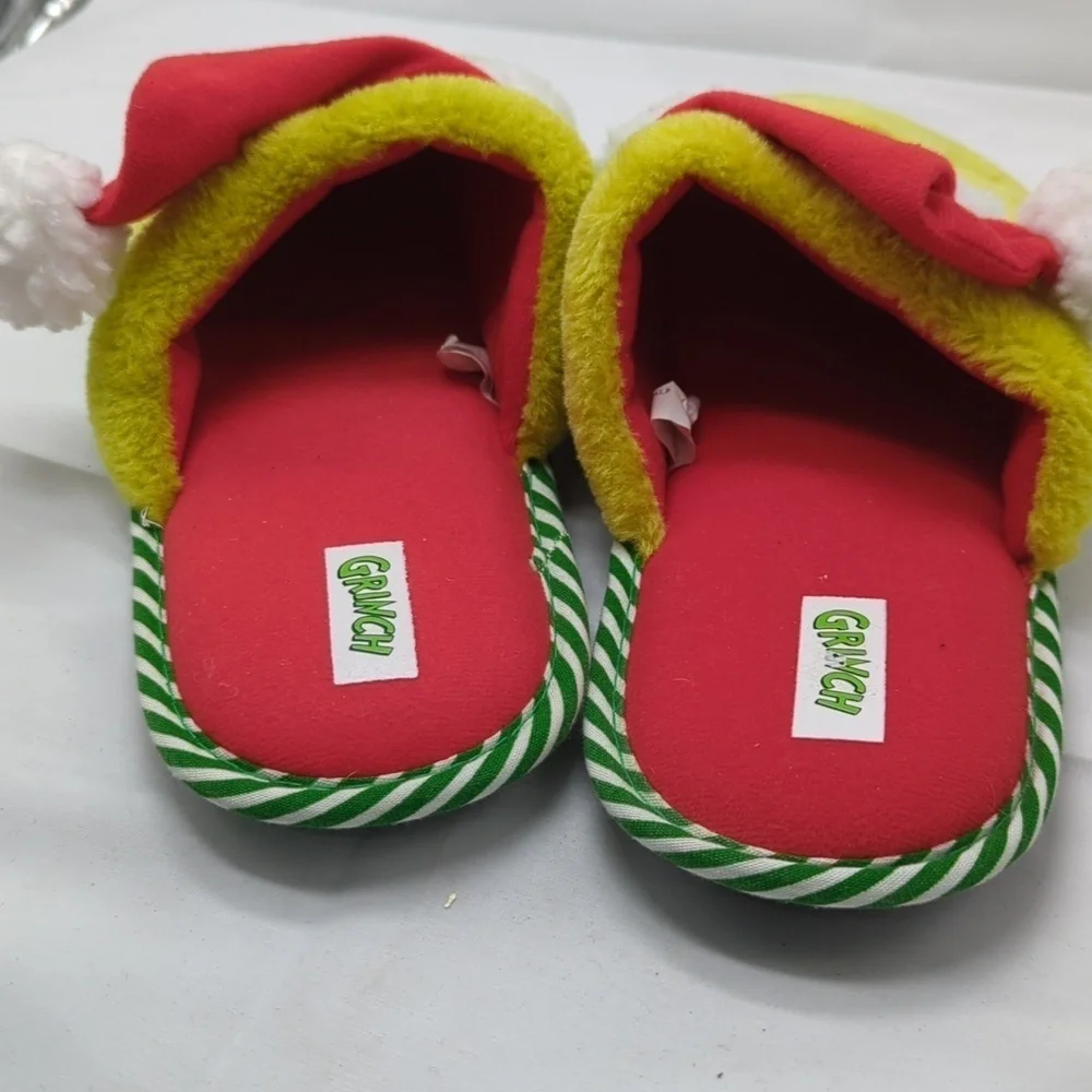 Grinch slipper’s men size 9/10